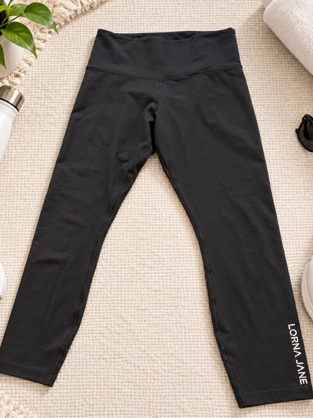 Lorna Jane Women’s Black Active Leggings Capris